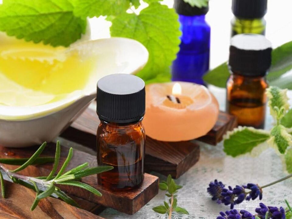 Tea tree oil fights fungus